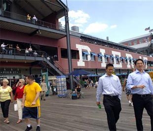 Bên ngoài một khu vực bán lẻ thuộc sở hữu của General Growth.