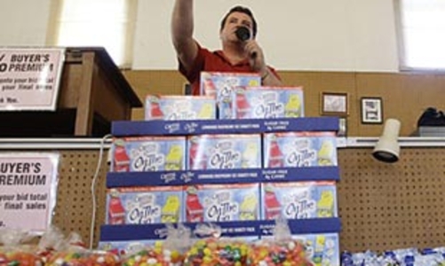 Dân Mỹ thích đi chợ thực phẩm bằng đấu giá