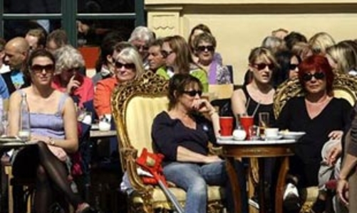 Dân Đức vẫn vui trong khủng hoảng