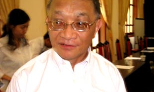 Hậu tăng giá xăng dầu: “Nên thận trọng”