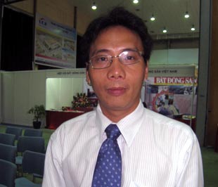 "Các doanh nghiệp Việt Nam chỉ có chung một thế mạnh là về đất đai, nhưng lại có chung nhiều điểm yếu, đó là thiếu vốn, yếu kém về quản trị, thương hiệu" - Ảnh: Từ Nguyên.