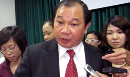 “Giá xăng giảm ít còn vì để bù lỗ”