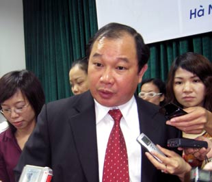 "Nếu trong thời gian tới giá dầu thế giới tiếp tục giảm sâu thì giá trong nước cũng sẽ tiếp tục được điều chỉnh giảm tương ứng."
