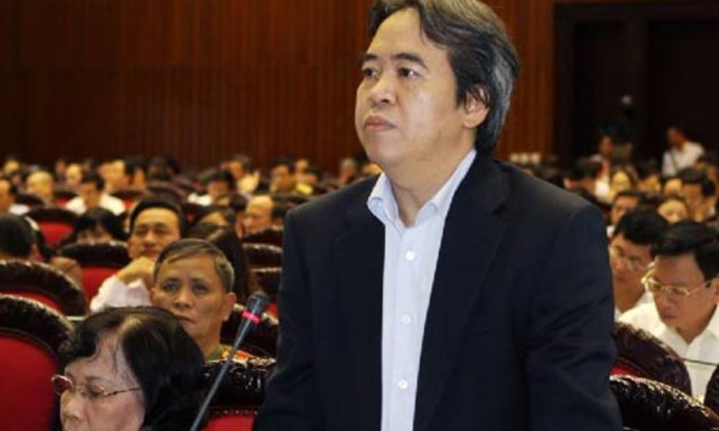 Thống đốc Nguyễn Văn Bình đã hai lần đăng đàn tại các phiên thảo luận về tình hình kinh tế xã hội ở kỳ họp này của Quốc hội.<br>