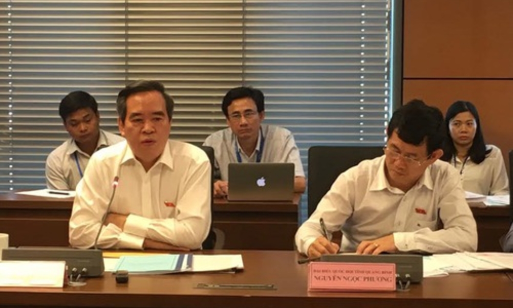 Tổng thư ký Quốc hội cho biết đa số ý kiến đề nghị cần quy định cụ thể về khái niệm nợ xấu, bảo đảm rõ ràng, dễ hiểu hoặc đưa vào phụ lục để có cơ sở giám sát.<br>