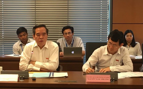 Tổng thư ký Quốc hội cho biết đa số ý kiến đề nghị cần quy định cụ thể về khái niệm nợ xấu, bảo đảm rõ ràng, dễ hiểu hoặc đưa vào phụ lục để có cơ sở giám sát.<br>