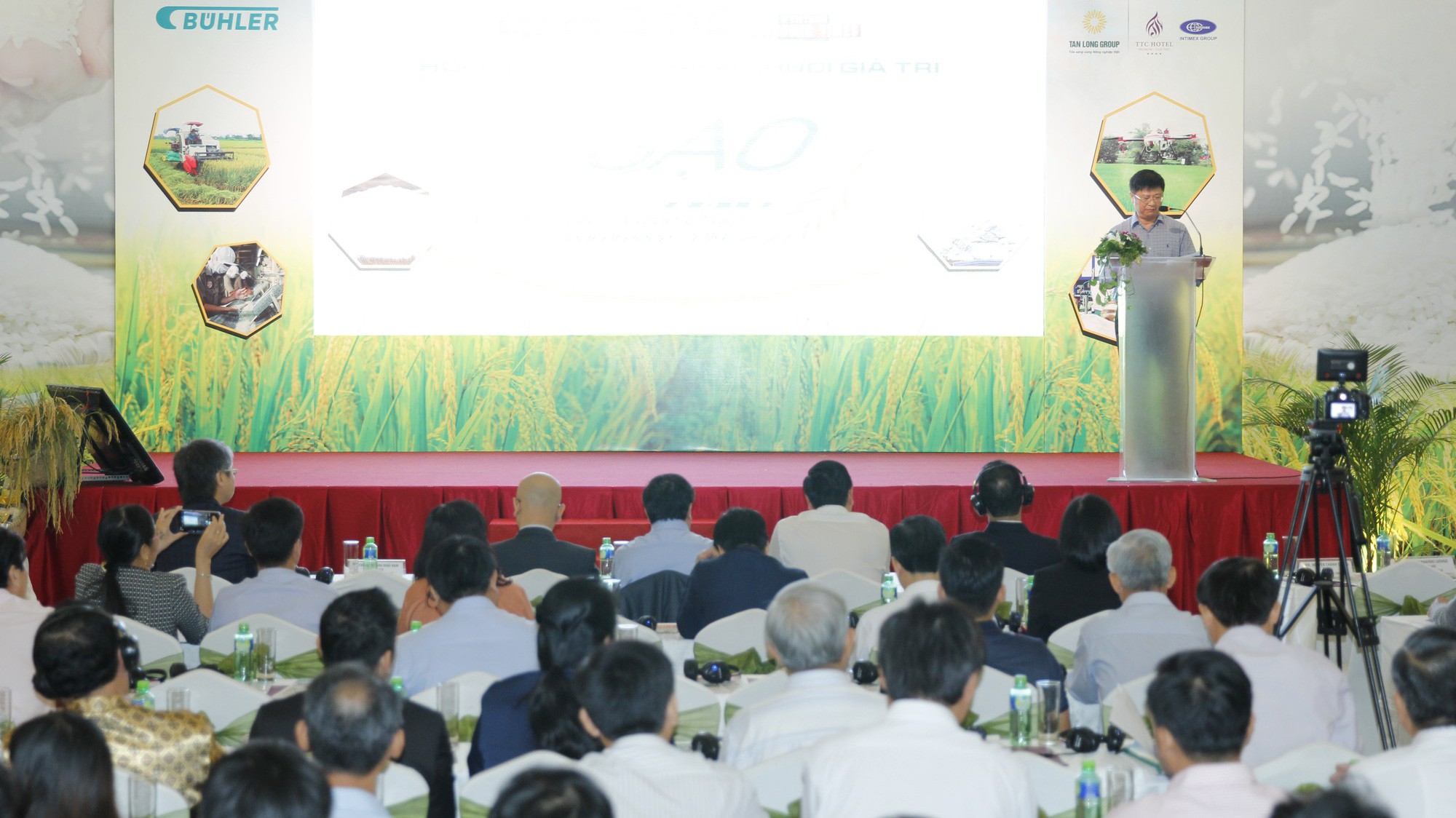 Hội thảo lúa gạo thường niên do Thời báo Kinh tế Việt Nam tổ chức diễn ra vào ngày 19/9, tại Tp.Cần Thơ.