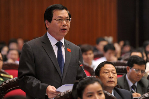 Bộ trưởng Vũ Huy Hoàng cho rằng, lương tại EVN là do Bộ Lao động - Thương Bình và Xã hội quy định, tập đoàn này không tự quyết được.