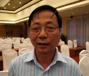 "Để kiểm soát mức giá của các doanh nghiệp xăng dầu thì chúng tôi căn cứ vào 3 tiêu chí cơ bảnvà rất công khai, đó là: giá bình quân trong 20 ngày tại thị trường Singapore, tỷ giá và thuế nhập khẩu" - Ảnh: Từ Nguyên.