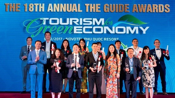 Tôn vinh doanh nghiệp ngành du lịch tại The Guide Awards 2016 - 2017.