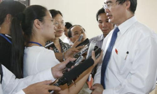 Học phí tăng, ai cũng được đi học?