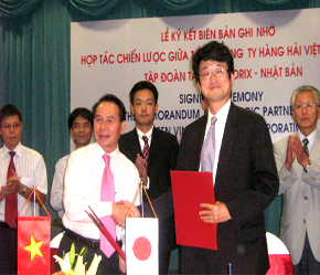 Quang cảnh lễ ký thỏa thuận giữa Vinalines và ORIX - Ảnh: Từ Nguyên.