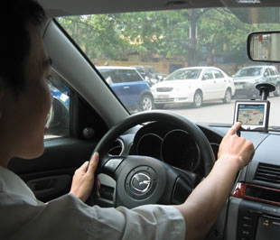 Nhu cầu về chỉ dẫn đường chi tiết đang ngày càng trở nên quan trọng với những người sử dụng ôtô - Ảnh: Đức Thọ.