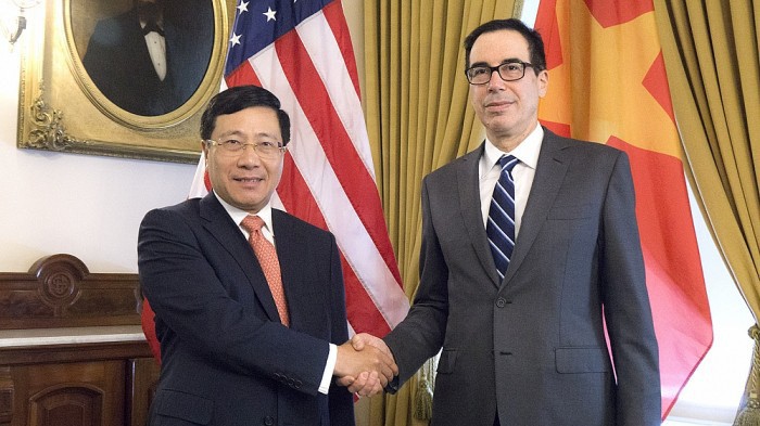 Phó thủ tướng Phạm Bình Minh và Bộ trưởng Tài chính Mỹ Steven Mnuchin.