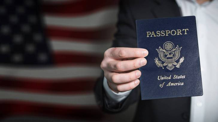 Bầu cử tổng thống Mỹ là một trong những nhân tố thúc đẩy làn sóng tìm mua hộ chiếu thứ hai của giới giàu Mỹ - Ảnh: Getty Images
