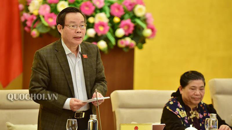 Phó chủ tịch Quốc hội Phùng Quốc Hiển phá biểu tại phiên thảo luận.