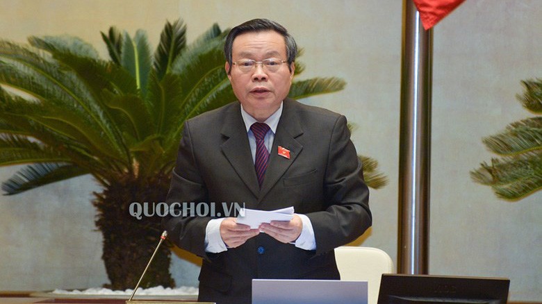 Phó chủ tịch Quốc hội Phùng Quốc Hiển điều hành phiên thảo luận 
