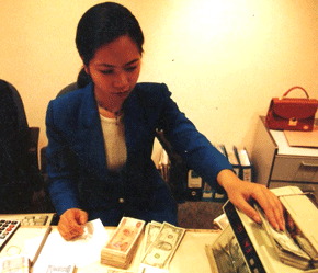 Ngân hàng đang là lĩnh vực hấp dẫn đầu tư - Ảnh: Việt Tuấn.