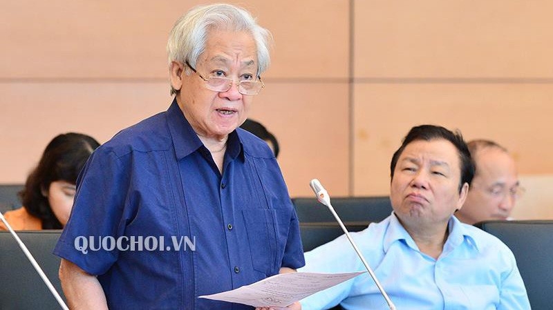 Chuyên gia giáo dục Phạm Tất Dong phát biểu tại hội nghị.