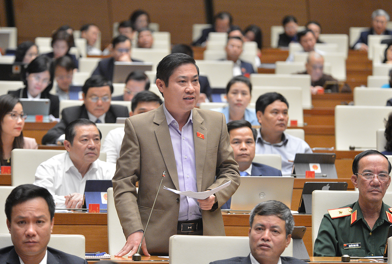 Đại biểu Phan Thái Bình - Đoàn Đại biểu quốc hội tỉnh Quảng Nam, phát biểu tại phiên thảo luận - Ảnh: Cổng TT Quốc hội.