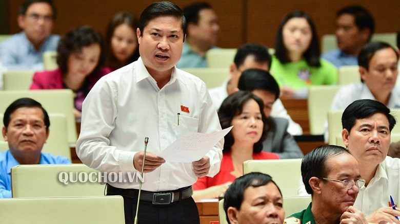 Đại biểu Phan Thái Bình (Quảng Nam) phát biểu tại hội trường.