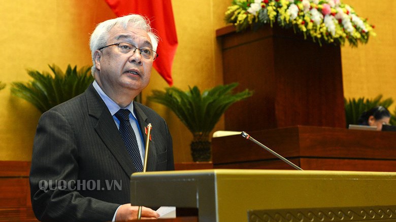 Chủ nhiệm Uỷ ban Văn hoá, giáo dục, thanh thiếu niên và nhi đồng của Quốc hội Phan Thanh Bình báo cáo tiếp thu, giải trình.