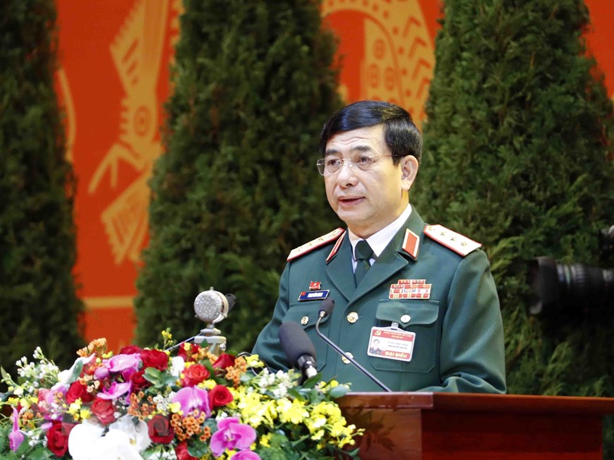 Đồng chí Phan Văn Giang, Ủy viên Trung ương Đảng, Thứ trưởng Bộ Quốc phòng, Tổng Tham mưu trưởng Quân đội nhân dân Việt Nam tham luận về vấn đề 