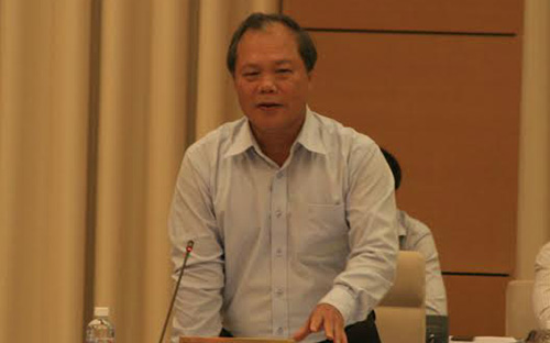 Chủ nhiệm Ủy ban Pháp luật Phan Trung Lý kiên trì quan điểm "nước lên thì thuyền lên" với <span style="font-family: 'Times New Roman'; font-size: 15px;">mức lãi suất cố định tối đa 20%/năm của khoản tiền vay.</span>