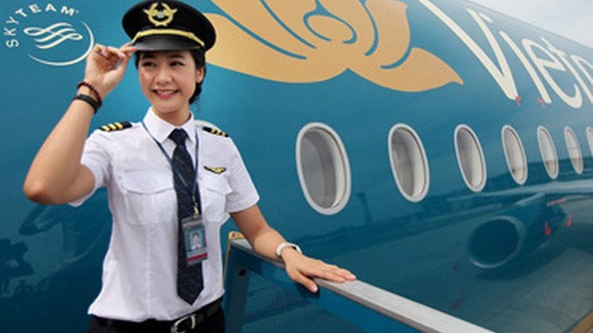 Từ 1/6, Vietnam Airlines chính thức tăng lương cho giáo viên và phi công.