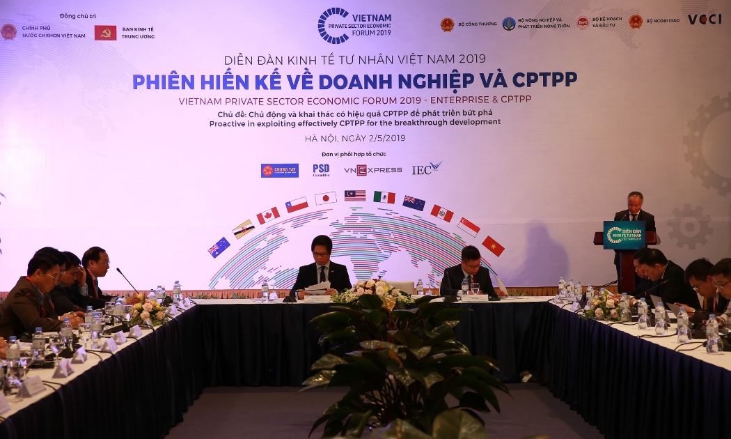Ông Trần Quốc Khánh, Thứ trưởng Bộ Công Thương cho biết, CPTPP đưa ra quy tắc xuất xứ chặt nhưng về lâu dài lại gia tăng giá trị nội địa cho hàng xuất khẩu.
