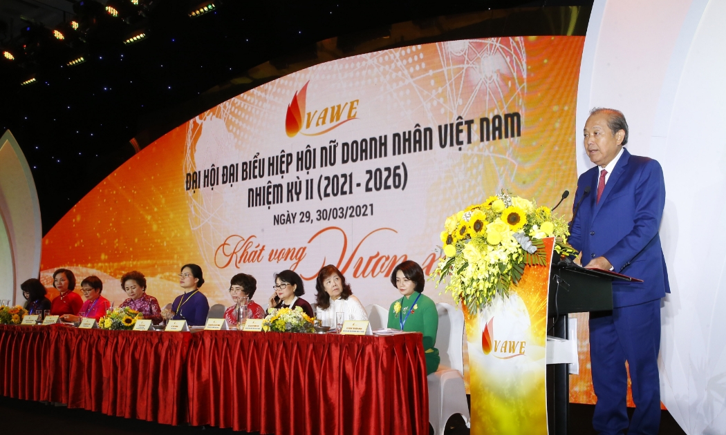 Phó Thủ tướng thường trực Trương Hoà Bình phát biểu tại Đại hội.