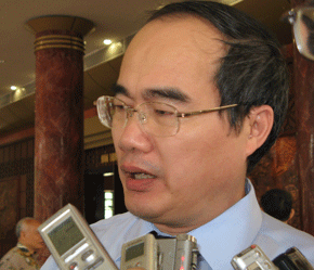 "Tất cả các đối tượng được miễn giảm từ trước tới nay là vẫn được tiếp tục miễn giảm, tinh thần chung là không để một trường hợp nào vì giá sách tăng lại không mua được sách".