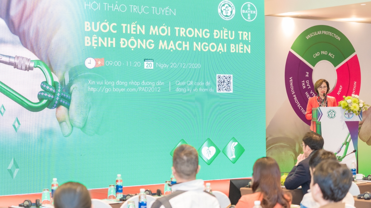 Ths.BS Trần Thị Lan Hương, Giám đốc Y khoa nhánh Dược phẩm, Bayer Việt Nam phát biểu chào mừng tại hội thảo “Bước tiến mới trong điều trị bệnh động mạch ngoại biên”