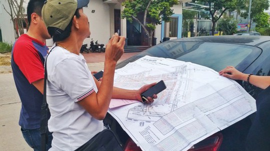 Hội Môi giới bất động sản cho hay, giao dịch đất nền tại một số địa phương thời gian qua chủ yếu vẫn từ 1 phía, giữa các nhà đầu tư với nhau chứ khách hàng có nhu cầu thực thì chủ yếu vẫn ghe ngóng - Ảnh minh họa.