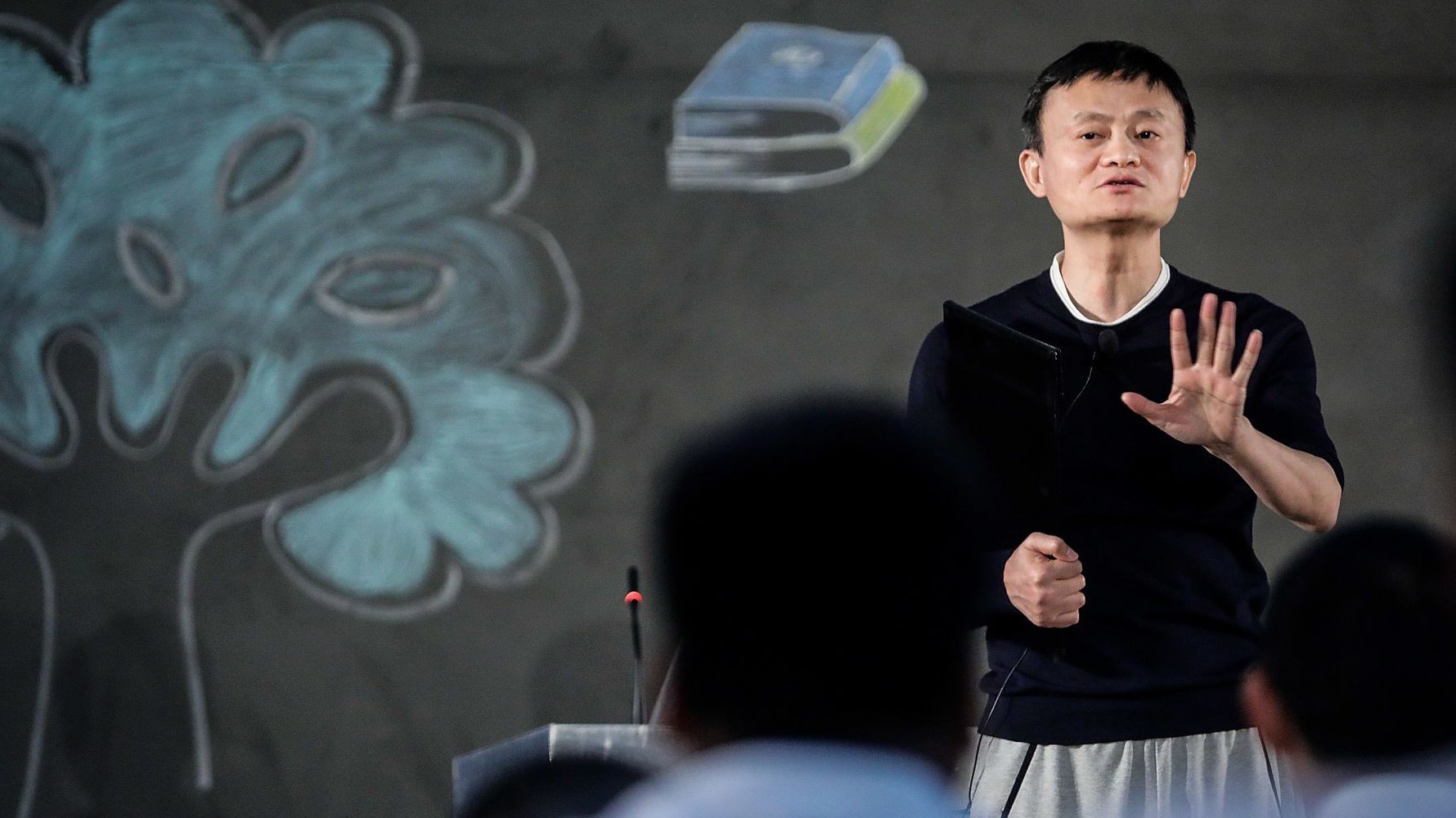 Jack Ma phát biểu tại Sanya, tỉnh Hải Nam, Trung Quốc ngày 22/1/2018 - Ảnh: Getty Images.