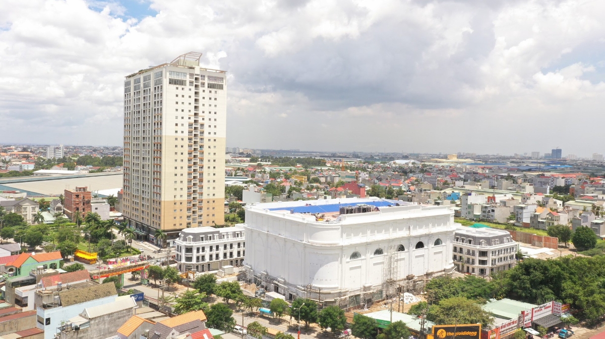 Vincom Plaza trong khuôn viên dự án Charm City dự kiến sẽ khai trương trong 2-3 tháng tới.