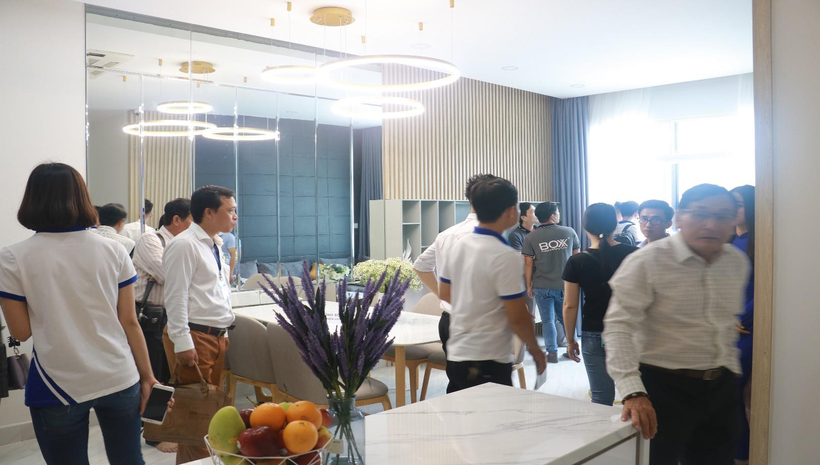 Cận cảnh sức hút lễ khai trương nhà mẫu căn hộ Charm City với Vincom Plaza trong khuôn viên - Ảnh 8.