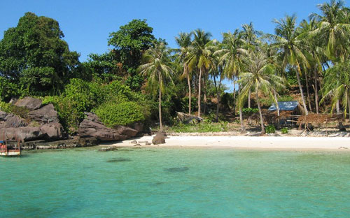 Ngoại trừ việc dừng đầu tư hơn 90 dự án, hiện tổng số dự án được chấp thuận chủ trương đầu tư còn hiệu lực tại Phú Quốc vẫn lên tới hơn 200 dự án.