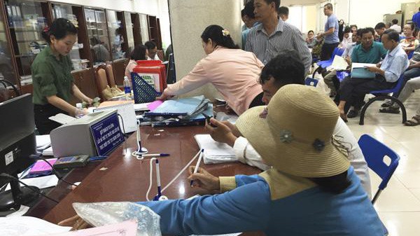 Người dân tới UBND để giải quyết hồ sơ liên quan đến đất đai tăng mạnh.
