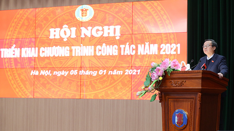 Phó Chủ tịch Quốc hội Phùng Quốc Hiển. 