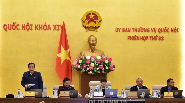 Phó chủ tịch Quốc hội Phùng Quốc Hiển phát biểu kết thúc phiên thảo luận.