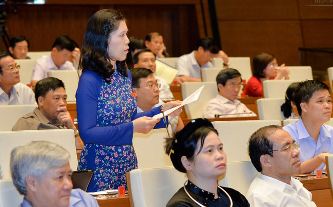 Đại biểu Trần Thị Phương Hoa (Hà Nội) phát biểu về dự án sân bay Long Thành.