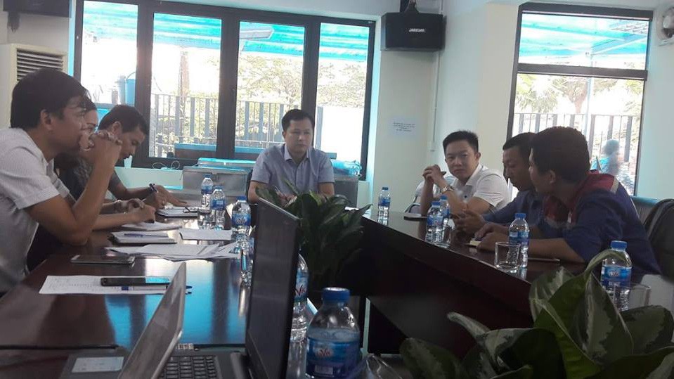 Cuộc làm việc có sự tham gia của đại diện chủ đầu tư, đại diện đơn vị quản lý tòa nhà vá các nhà thầu Hòa Bình - nhà thầu hạng mục xây lắp; Hawee - nhà thầu điện nước; Firezone - nhà thầu thiết bị phòng cháy chữa cháy.