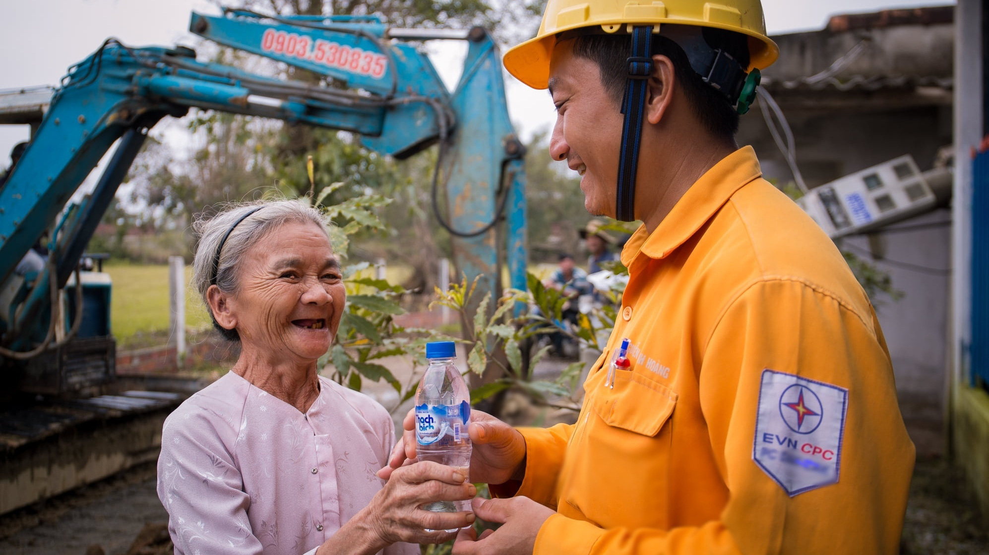Tập đoàn Điện lực Việt Nam rất mong tiếp tục nhận được sự ủng hộ và ý kiến góp ý của khách hàng sử dụng điện, các cơ quan tổ chức xã hội, các cơ quan truyền thông về mọi hoạt động sản xuất kinh doanh.