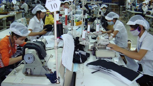 Tháng 11 là tháng thứ hai liên tiếp có tốc độ tăng số lượng đơn đặt hàng mới đã chậm lại. Dẫn đến sản lượng của các nhà sản xuất hầu như không thay đổi.
