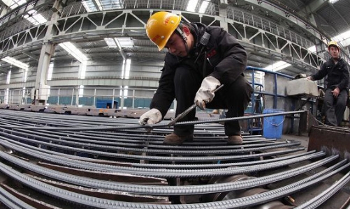 PMI tháng 2 tăng nhưng 