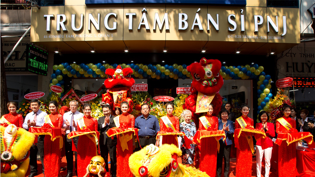 PNJ vẫn “đau đầu” với kênh bán sỉ, sụt giảm 23%.