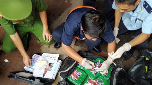 Cocain nguỵ trang tinh vi trong container phế liệu. 