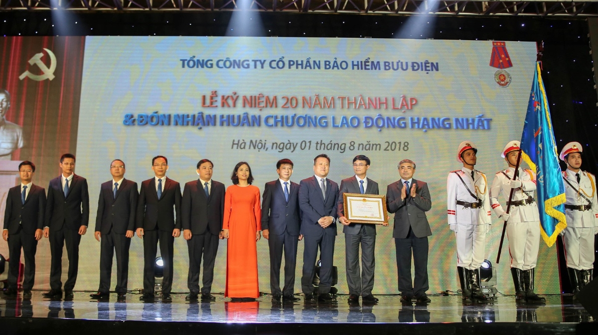 PTI kỷ niệm 20 năm thánh lập và đón nhận Huân chương lao động hạng Nhất.