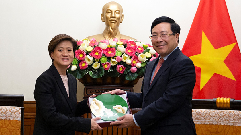Phó Thủ tướng, Bộ trưởng Ngoại giao Phạm Bình Minh tiếp Đại sứ Đặc mệnh toàn quyền Singapore Catherine Wong - Ảnh VGP